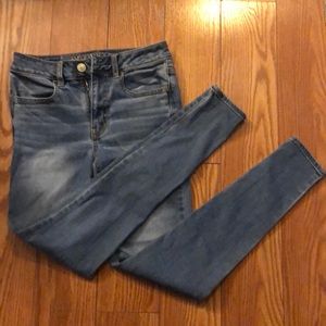 American Eagle Size 2 Super Stretch Jegging